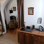 Gothic House 克雷姆尼察