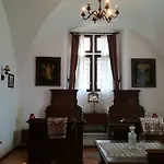 Gothic House * 克雷姆尼察