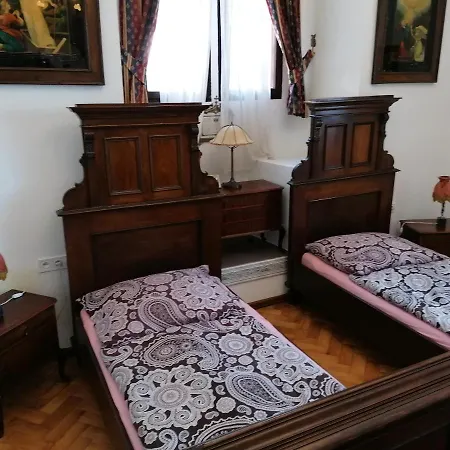 Lejlighed Gothic House