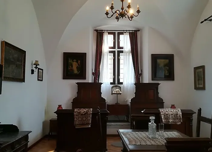 Gothic House * קרמניצה